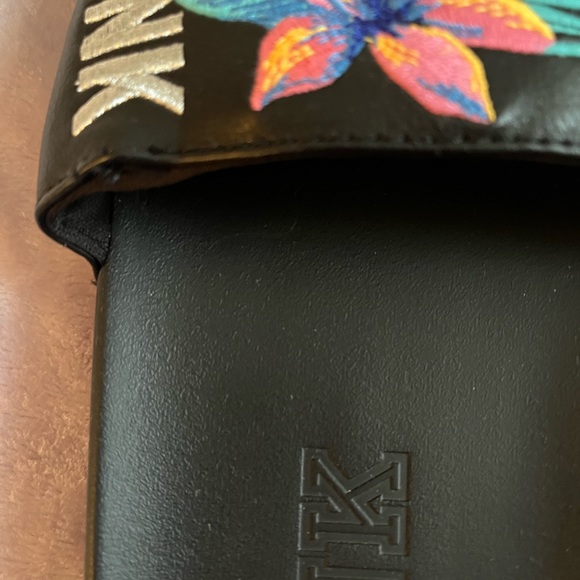 Pink Boutique slides - Picture 2 of 4